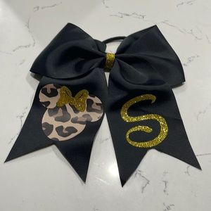 Disney animal kingdom girls bow mini mouse used